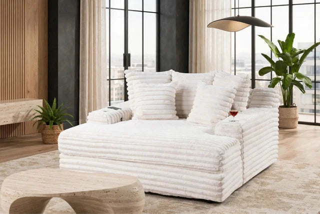 4600 - Large Chaise Lounge