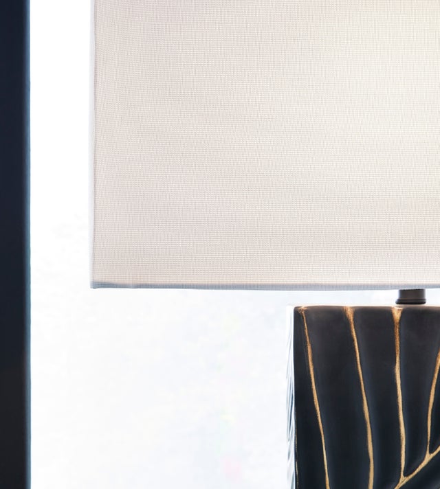 L235774 - Lamp **NEW ARRIVAL**
