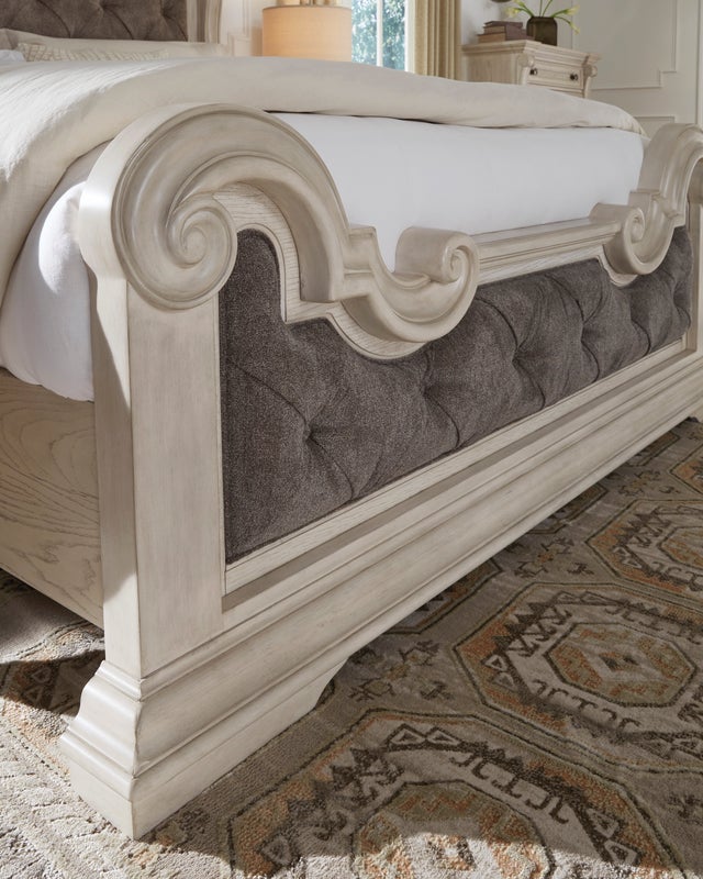 B948 - 5pc Bedroom Set - Queen, King