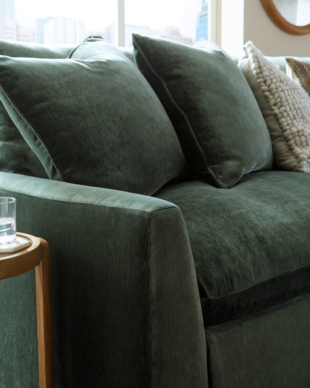 Ashley 780-01 - Sectional ***NEW ARRIVAL***