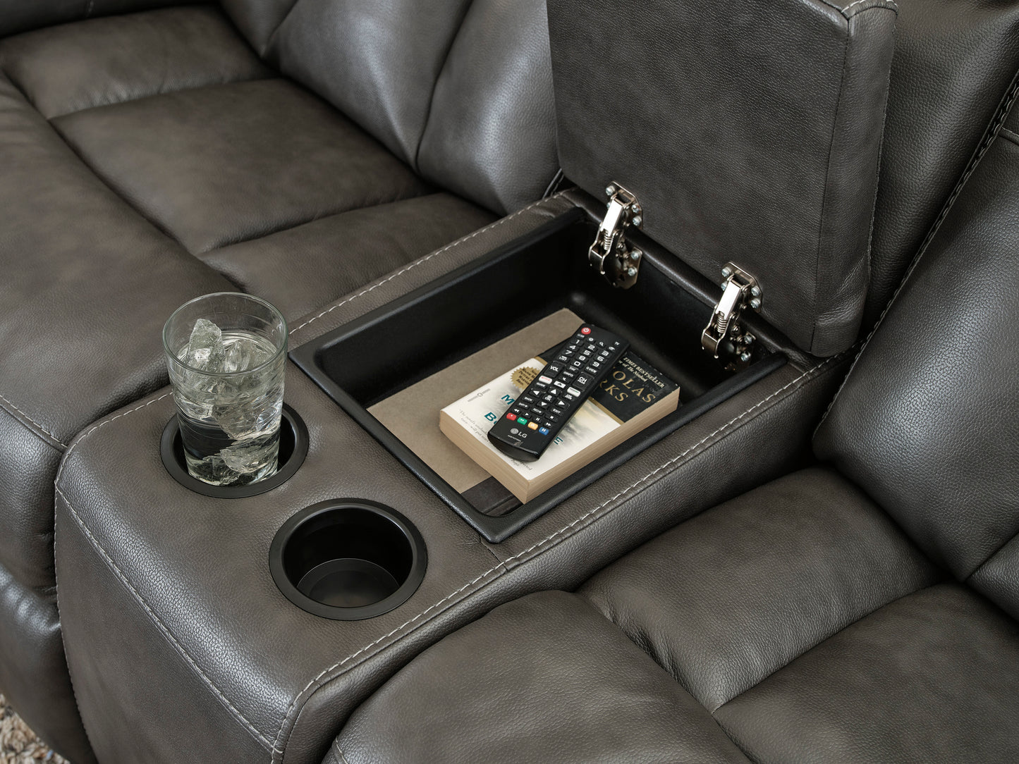 Willamen Sofa and Loveseat - PKG013006