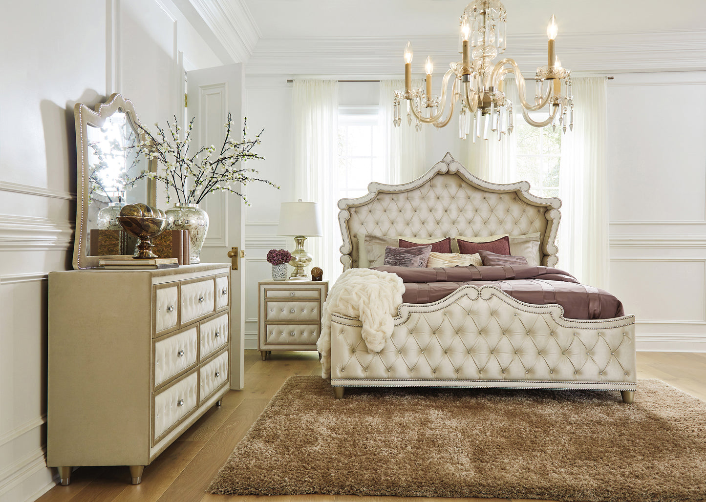 Antonella Upholstered Tufted Bedroom Set Ivory And Camel - 223521