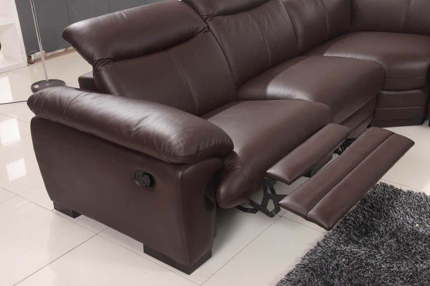 2146 Sectional with 1 Manual Recliner