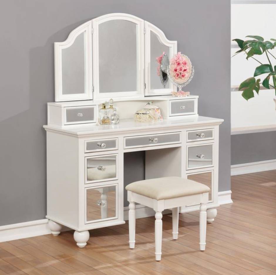 930133 Vanity Set