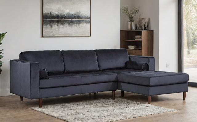 Roxy Black Sectional**BLACK FRIDAY**