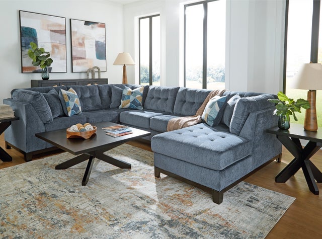 Ashley 330-03 - Sectional **NEW ARRIVAL**