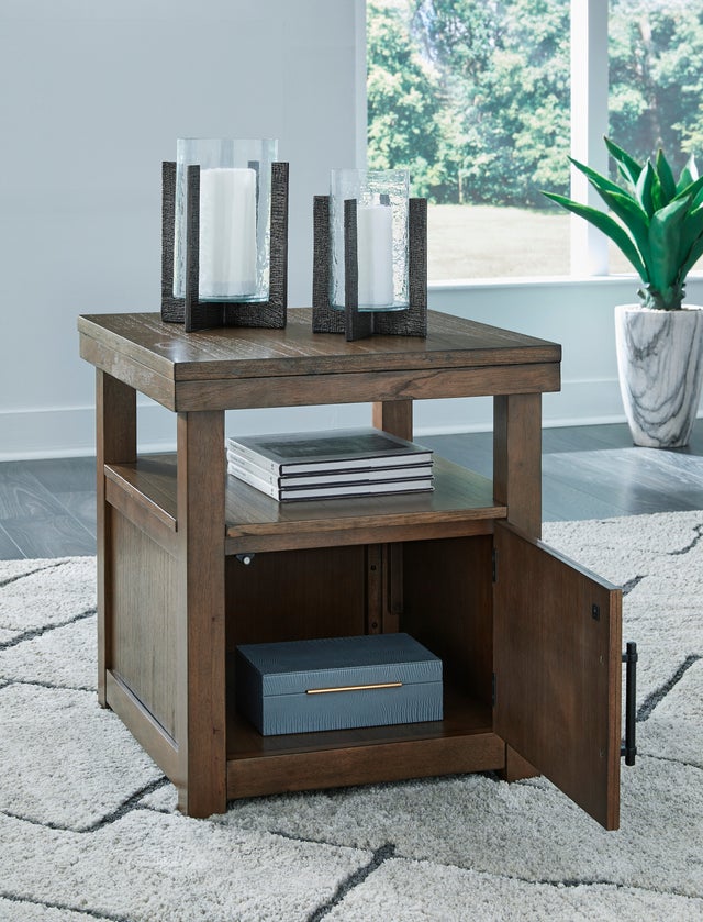 T738-3 End Table **NEW ARRIVAL**