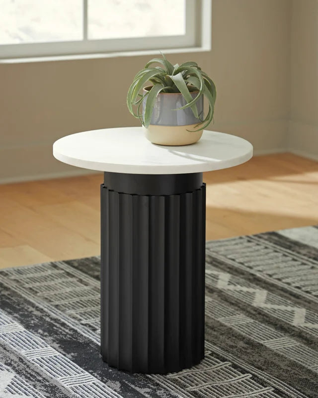 A4000724 - Accent Table **NEW ARRIVAL**