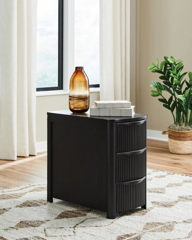 Ashley T208-117 - End Table (USB-A / USB-C Ports) **NEW ARRIVAL**