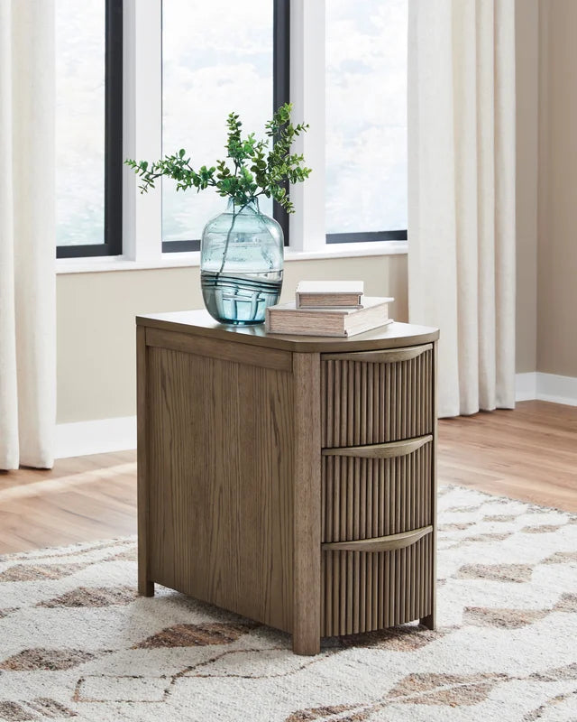 Ashley T208-317 - End Table (USB-A / USB-C Ports) **NEW ARRIVAL**