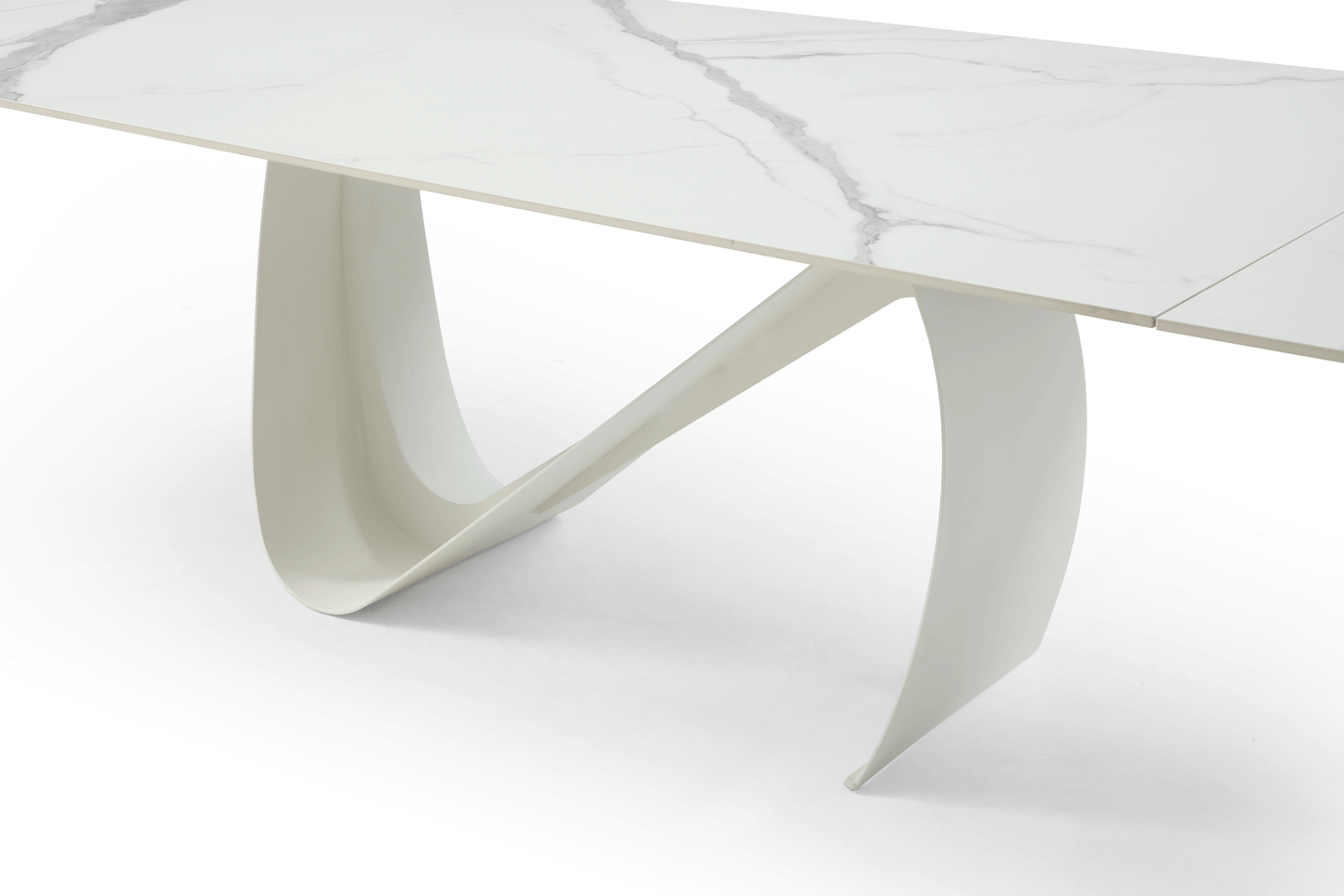 9087 Table White With 4 Swivel White Chairs