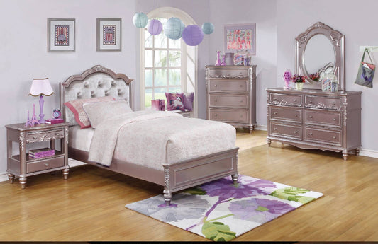 Caroline Panel Bedroom Set Metallic Lilac - 400890